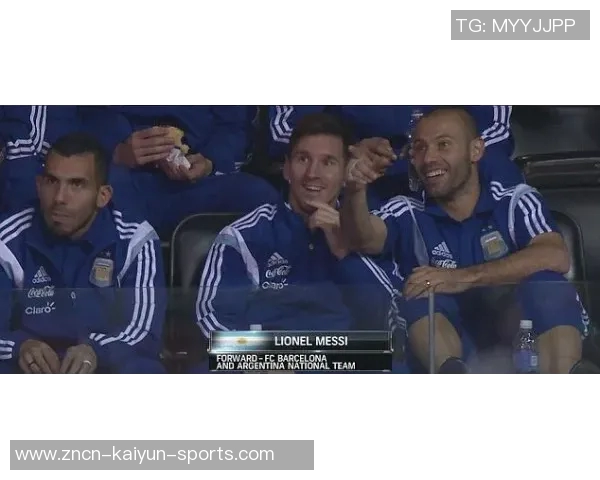 罗马诺与菲米亲密合影赞其场上表现与场下魅力并存