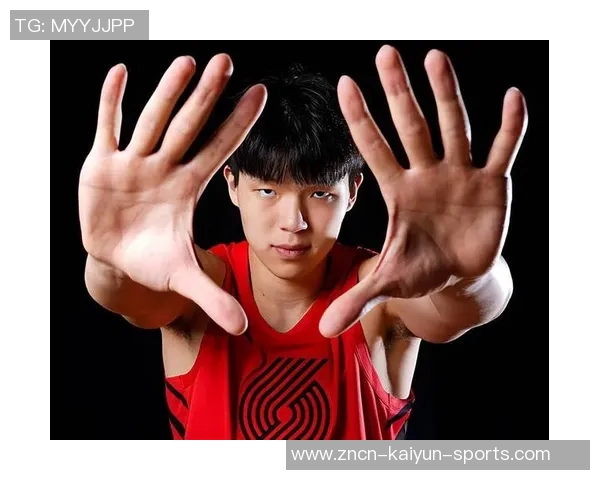 克林根场边指导杨瀚森展现深厚情谊引发媒体热议