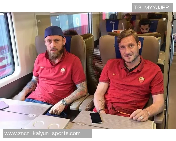 昔日罗马太太团重聚托蒂德罗西前妻携现任伴侣共享度假时光